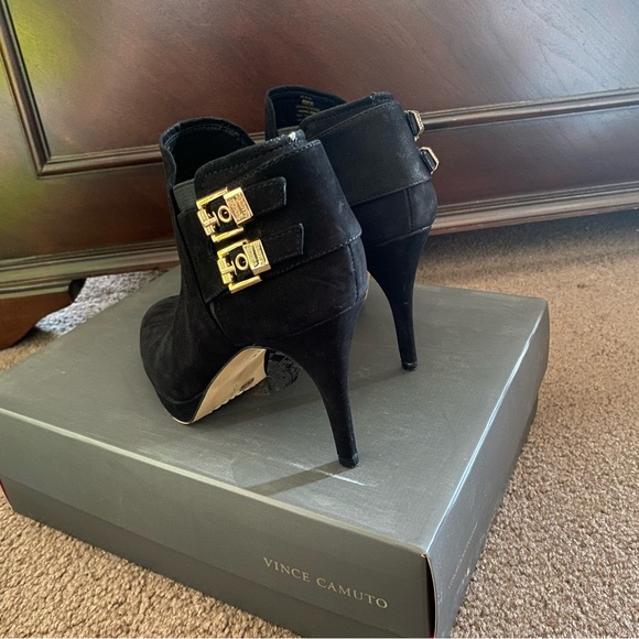 Vince Camuto boot heels size 6 - Picture 4 of 4